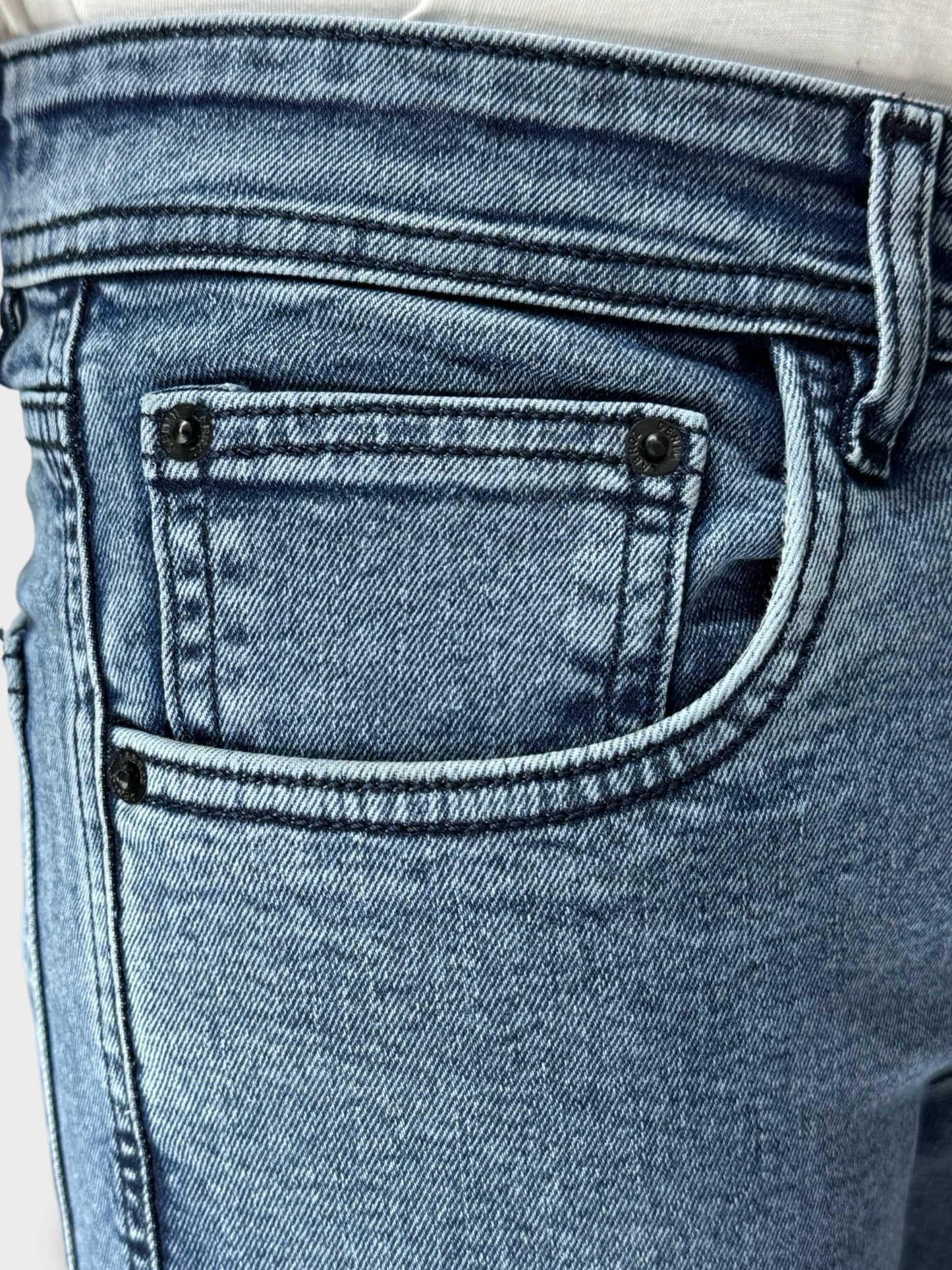 ICE BLUE COMFORT FIT DENIM CARGO PANTS