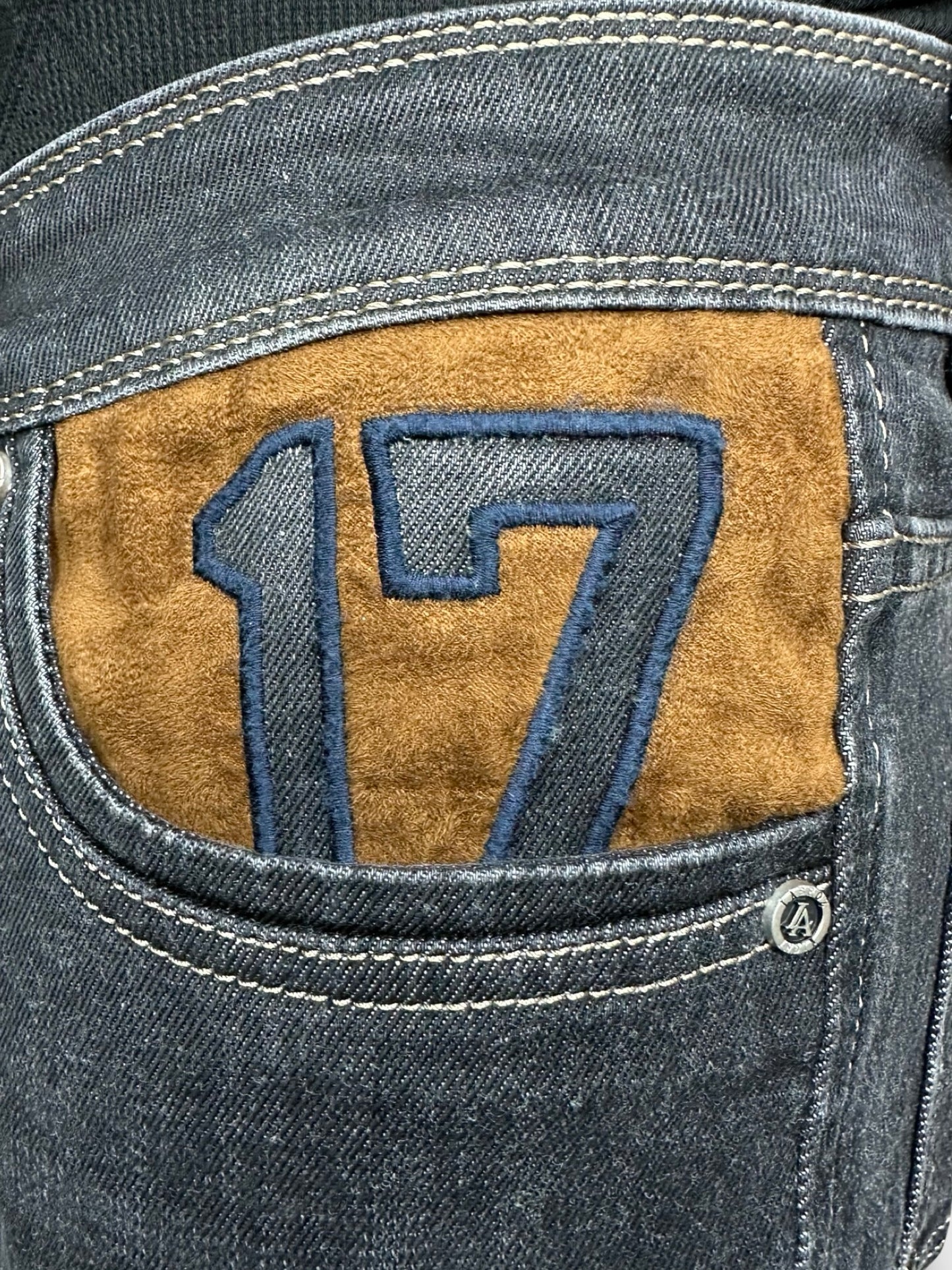 Men's Dark Black Comfort Fit Premium Finish Detailed Jeans