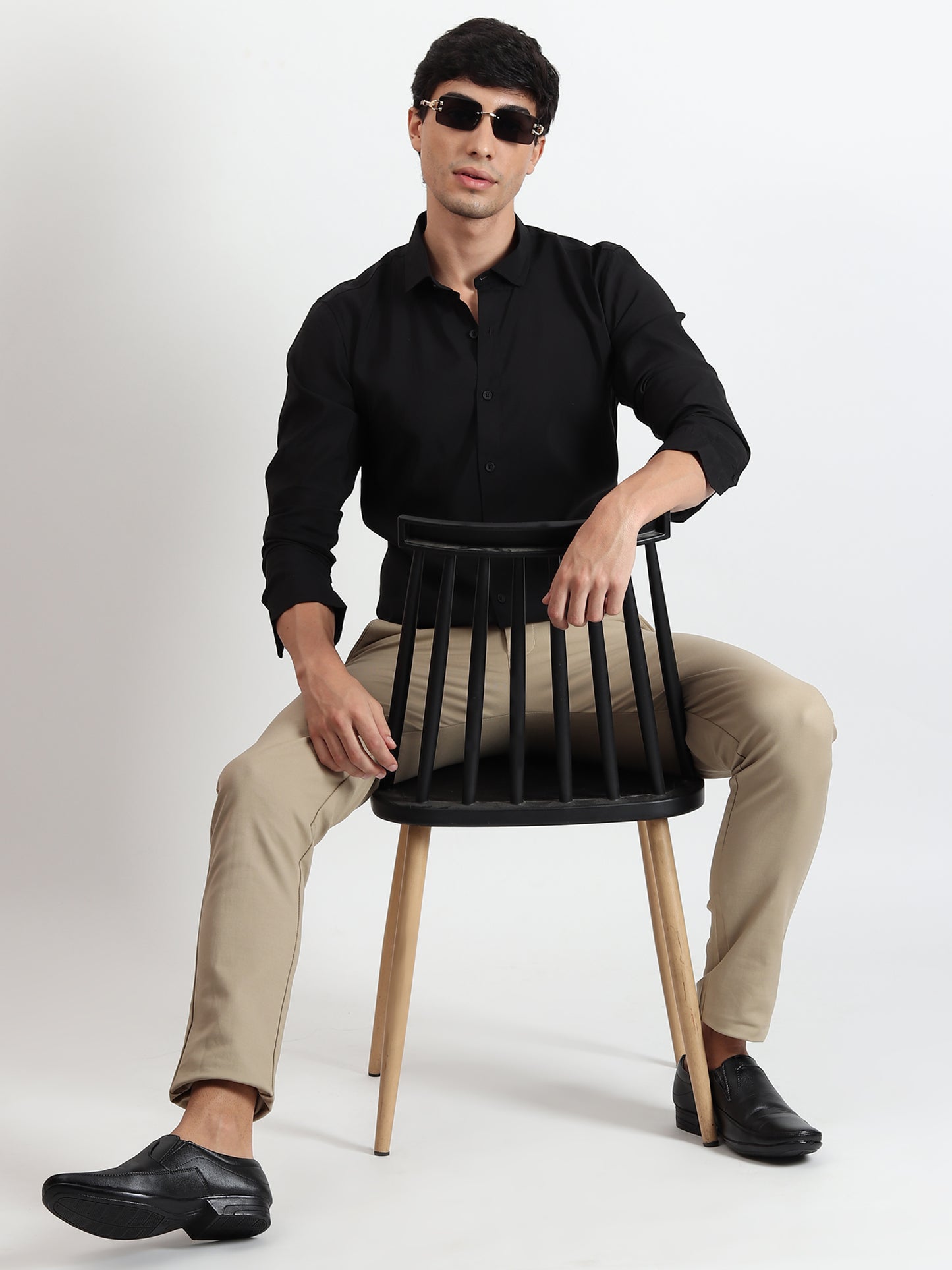 BLACK SOLID SLIM FIT SHIRT