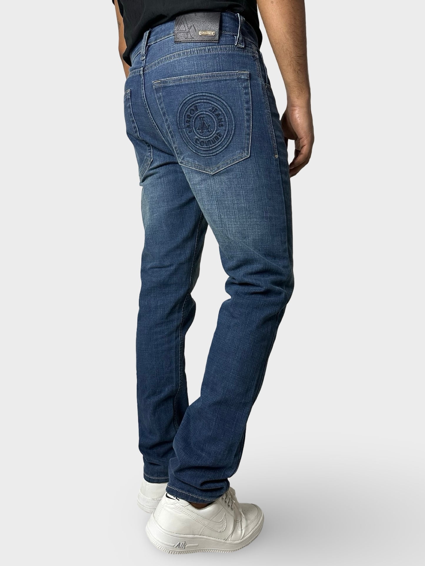 LIGHT BLUE COMFORT FIT DENIM JEANS